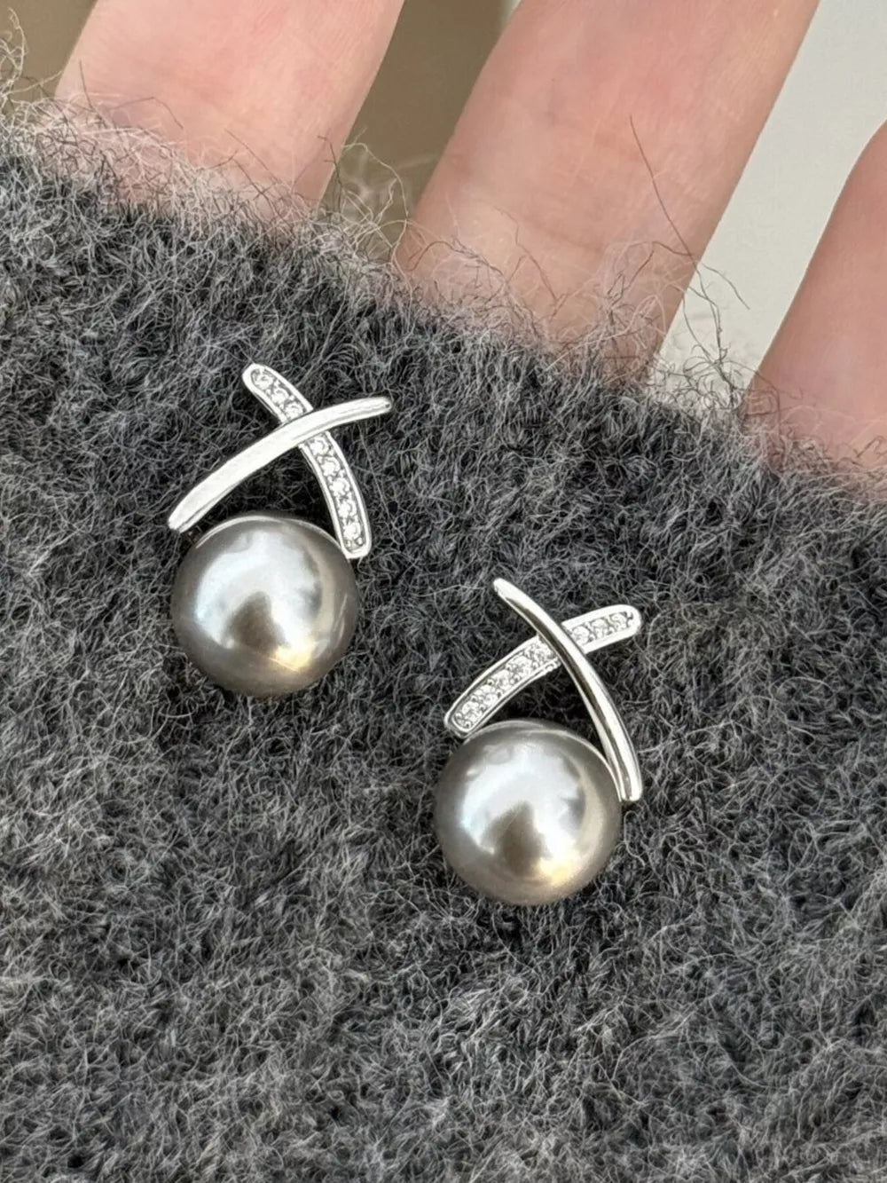 Pearl Stud Earrings side