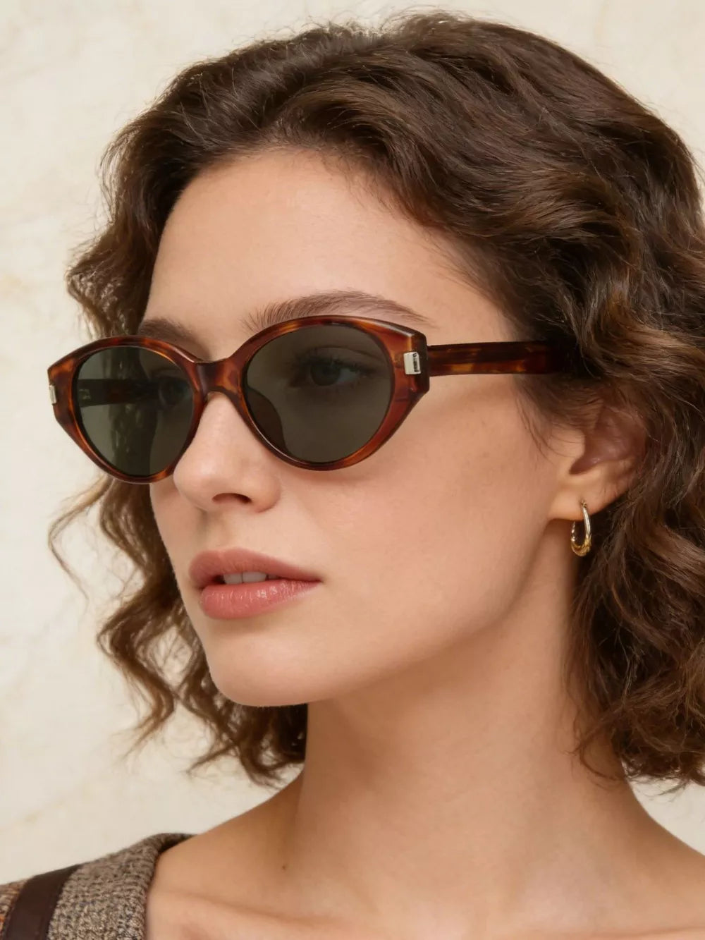 Lightweight Cat-Eye Sunglasses Style A