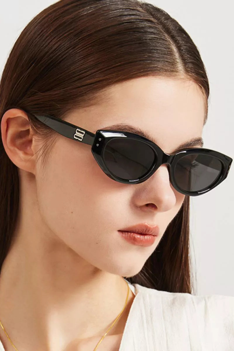 Retro Oval Frame Sunglasses front